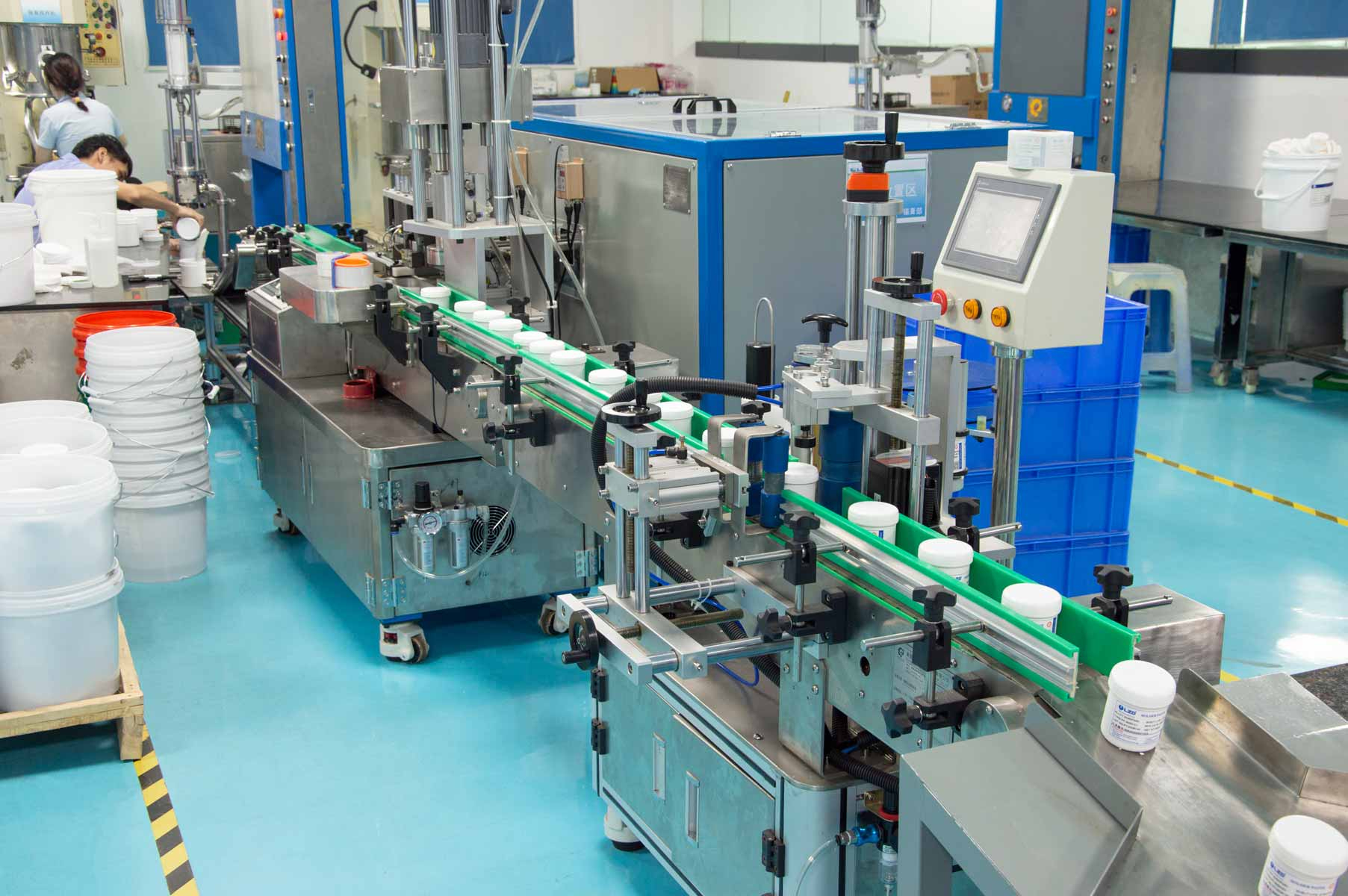 半自動(dòng)化生產(chǎn)線